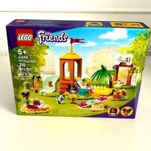 New in Box LEGO Friends 41698 Pet Playground Set 210 pieces 3 puppies Gift Play